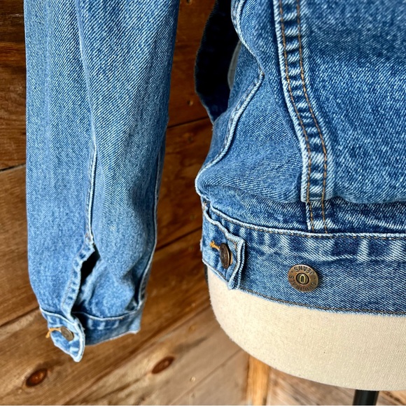 Vintage 90s Men’s Blue Denim Trucker Jeans Jacket Long Sleeved Button Front - Picture 6 of 9